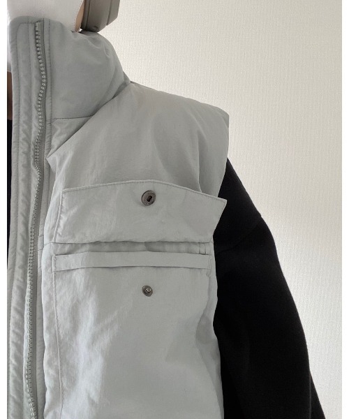 YACA（ヤーカ）の「mulch pocket vest/マルチポケットベスト（ダウンベスト・レディース・グレー・FREE）」の18枚目の写真