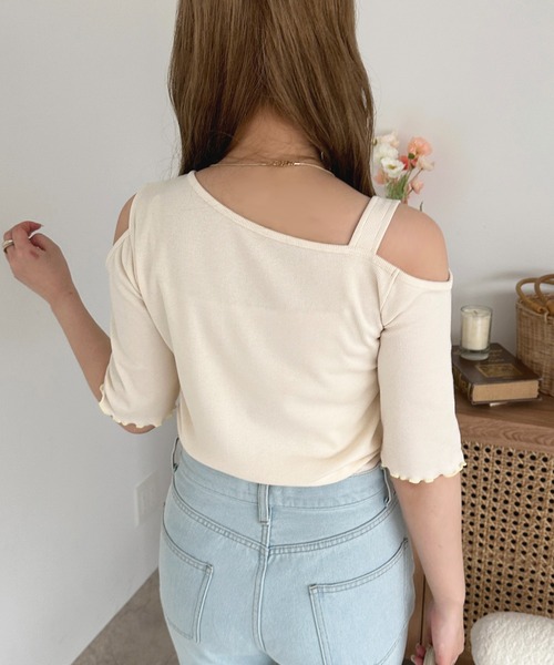 apres jour(アプレジュール)の「オープンショルダーアシメトップス【ZOZOTOWN限定アイテム】(Tシャツ/カットソー・レディース・ブラック系その他/イエロー系その他/グリーン系その他・フリー/X-LARGE)」の15枚目の写真