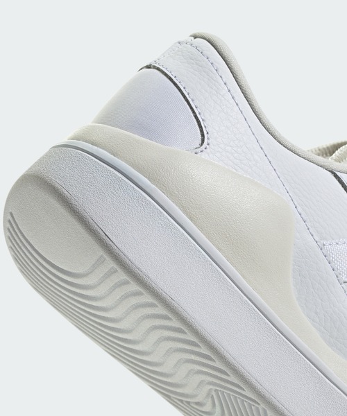 adidas（アディダス）の「Osade / アディダス adidas（スニーカー・レディース・ホワイト・23.5cm/25.5cm/22.0cm/25.0cm/26.0cm/24.0cm/22.5cm/24.5cm/23.0cm）」の8枚目の写真