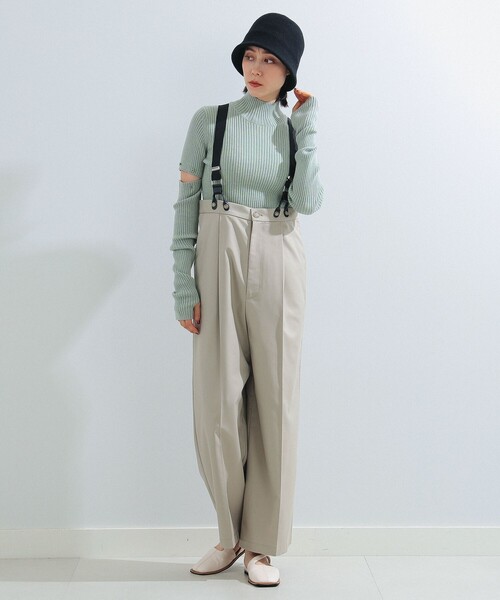 Ray BEAMS(レイビームス)の「Ray BEAMS / ビッグ シルエット サスペンダー付き パンツ(その他パンツ・レディース・シルバー/ベージュ・0/1)」の9枚目の写真