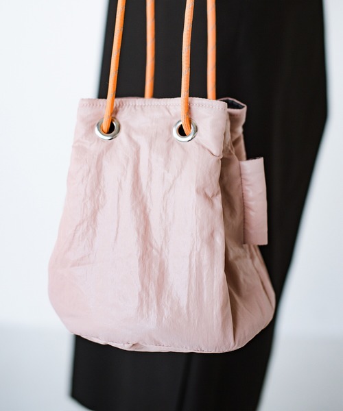 haco!（ハコ）の「haco!×NOKI 花をまとうコラボシリーズ【アンスリウム】巾着バッグ（ショルダーバッグ・レディース・ピンク/グリーン・ONE SIZE）」の18枚目の写真