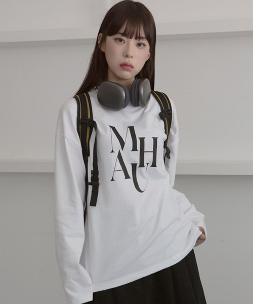 muahmuah(ムーアムーア)の「A'GEM/9 × .kom『muah muah/ムーアムーア』MIDDLE LOGO LONG SLEEVE/ミドルロゴ 長袖Tシャツ(Tシャツ/カットソー・レディース・ホワイト・FREE)」の1枚目の写真
