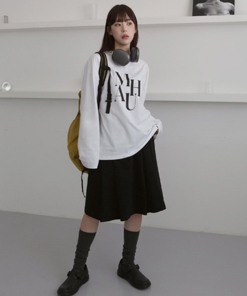 muahmuah(ムーアムーア)の「A'GEM/9 × .kom『muah muah/ムーアムーア』MIDDLE LOGO LONG SLEEVE/ミドルロゴ 長袖Tシャツ(Tシャツ/カットソー・レディース・ホワイト・FREE)」の3枚目の写真