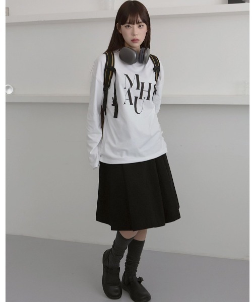 muahmuah(ムーアムーア)の「A'GEM/9 × .kom『muah muah/ムーアムーア』MIDDLE LOGO LONG SLEEVE/ミドルロゴ 長袖Tシャツ(Tシャツ/カットソー・レディース・ホワイト・FREE)」の6枚目の写真
