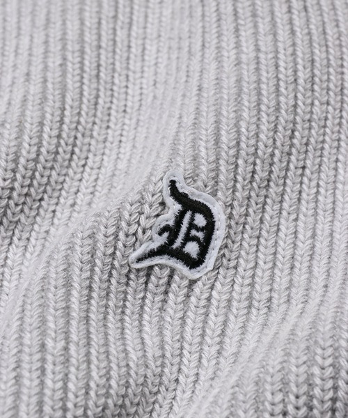 The DUFFER of ST.GEORGE（ザダファーオブセントジョージ）の「MOCK NECK WASHABLE KNIT：イージーケア ワンポイント モックネック クルーニット（ニット/セーター・メンズ・ライトグレー/グレイッシュベージュ・X-LARGE/MEDIUM/SMALL/LARGE）」の14枚目の写真