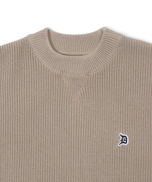 The DUFFER of ST.GEORGE（ザダファーオブセントジョージ）の「MOCK NECK WASHABLE KNIT：イージーケア ワンポイント モックネック クルーニット（ニット/セーター・メンズ・ライトグレー/グレイッシュベージュ・X-LARGE/MEDIUM/SMALL/LARGE）」の12枚目の写真