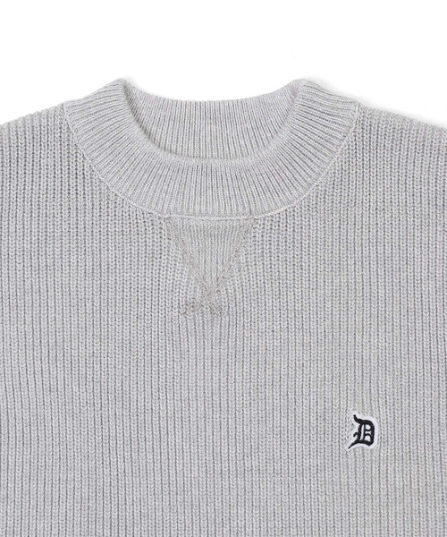 The DUFFER of ST.GEORGE（ザダファーオブセントジョージ）の「MOCK NECK WASHABLE KNIT：イージーケア ワンポイント モックネック クルーニット（ニット/セーター・メンズ・ライトグレー/グレイッシュベージュ・X-LARGE/MEDIUM/SMALL/LARGE）」の11枚目の写真