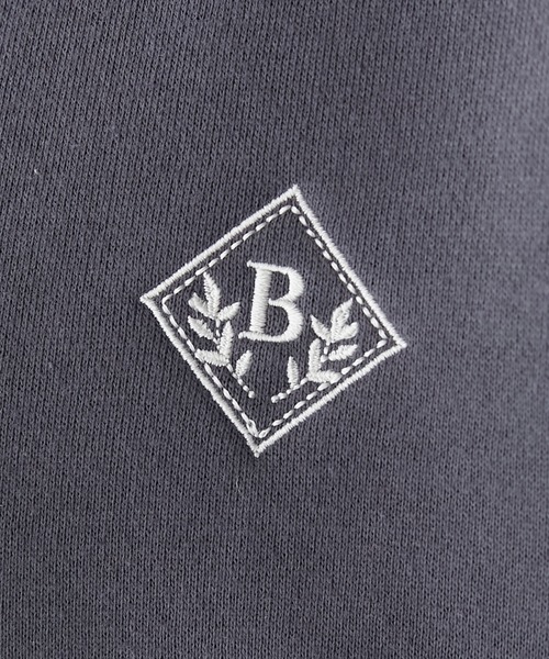 BONLECILL(ボンルシール)の「裏起毛エンブレム刺繍 配色袖ラインスウェットプルオーバー(スウェット・レディース・チャコールグレー/レッド/グリーン/アイボリー・FREE)」の8枚目の写真