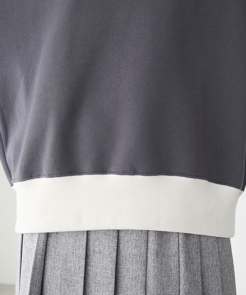 BONLECILL(ボンルシール)の「裏起毛エンブレム刺繍 配色袖ラインスウェットプルオーバー(スウェット・レディース・チャコールグレー/レッド/グリーン/アイボリー・FREE)」の11枚目の写真