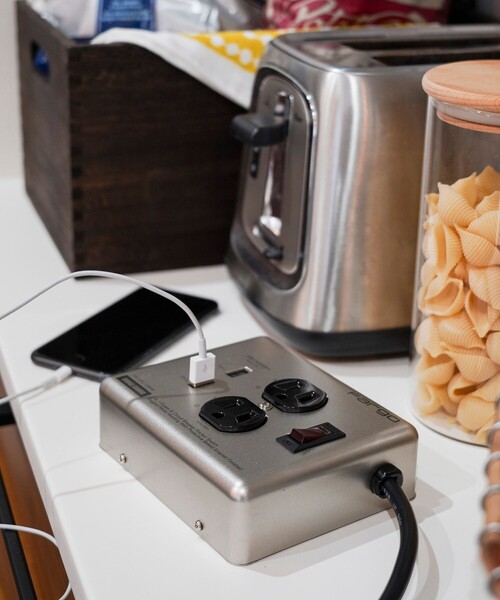 FREAK'S STORE（フリークスストア）の「Fargo/ファーゴ STEEL TAP USB 3.4A/AC4個口 USB付き 電源タップ AC 1.8m 3ピン（生活家電・レディース・オリーブ/シルバー・ONE SIZE）」の11枚目の写真