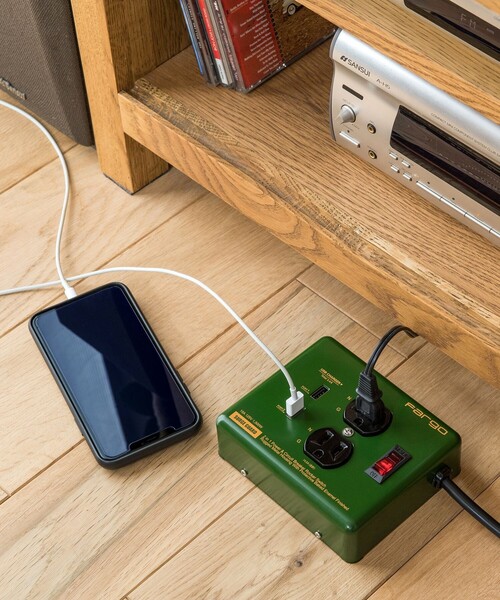 FREAK'S STORE（フリークスストア）の「Fargo/ファーゴ STEEL TAP USB 3.4A/AC4個口 USB付き 電源タップ AC 1.8m 3ピン（生活家電・レディース・オリーブ/シルバー・ONE SIZE）」の12枚目の写真