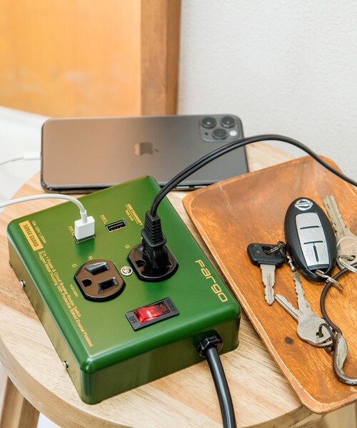 FREAK'S STORE（フリークスストア）の「Fargo/ファーゴ STEEL TAP USB 3.4A/AC4個口 USB付き 電源タップ AC 1.8m 3ピン（生活家電・レディース・オリーブ/シルバー・ONE SIZE）」の5枚目の写真