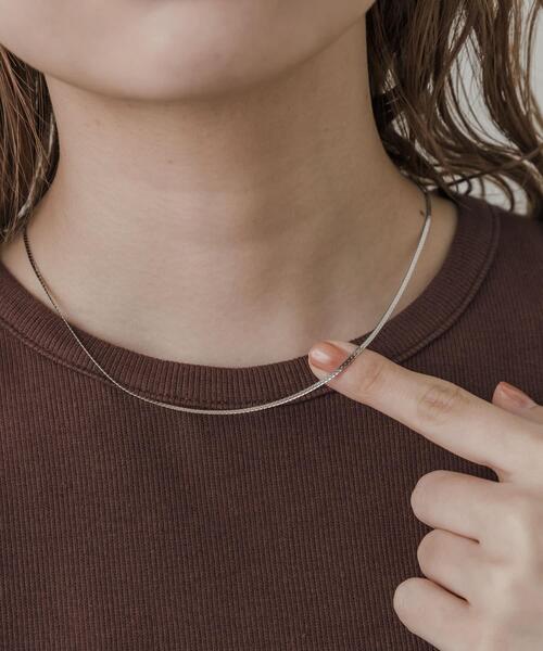 SMELLY(スメリー)の「サージカルステンレスプレーンネックレス(ネックレス・レディース・シルバー/ゴールド・-)」の12枚目の写真