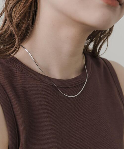 SMELLY(スメリー)の「サージカルステンレスプレーンネックレス(ネックレス・レディース・シルバー/ゴールド・-)」の14枚目の写真