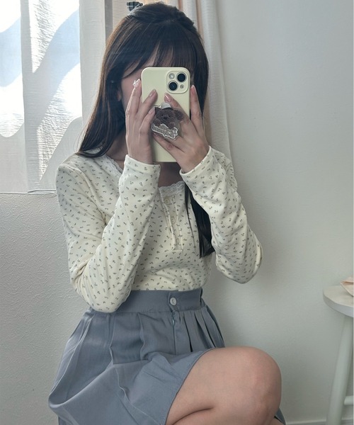 SHEPP(シープ)の「【累計お気に入り数1.3万人突破】フラワーレース ヘンリーネック ピチT/26SS(Tシャツ/カットソー・レディース・アイボリー/ブラック・M/S/L)」の13枚目の写真