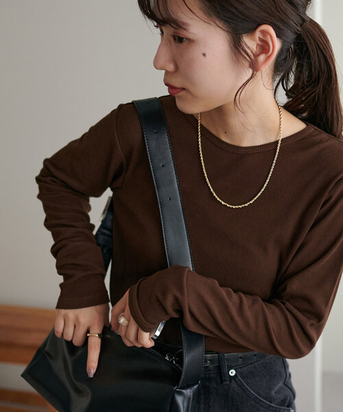 DISCOAT（ディスコート）の「【WEB限定】リブシアーロングスリーブ（Tシャツ/カットソー・レディース・イエロー/ブラック/チャコールグレー/オフホワイト/ブルー/ブラウン・FREE）」の15枚目の写真