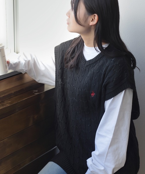 BEVERLY HILLS POLO CLUB(ビバリーヒルズポロクラブ)の「【BEVERLY HILLS POLO CLUB/ビバリーヒルズポロクラブ】ブランドワンポイントロゴ刺繍 ケーブル編みデザイン ニットベスト/オーバーサイズ/2024SS(ベスト・レディース・ブラック/ネイビー/グリーン/アイボリー・M/L/XL)」の3枚目の写真