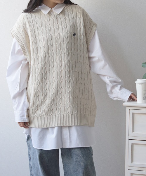 BEVERLY HILLS POLO CLUB(ビバリーヒルズポロクラブ)の「【BEVERLY HILLS POLO CLUB/ビバリーヒルズポロクラブ】ブランドワンポイントロゴ刺繍 ケーブル編みデザイン ニットベスト/オーバーサイズ/2024SS(ベスト・レディース・ブラック/ネイビー/グリーン/アイボリー・M/L/XL)」の7枚目の写真