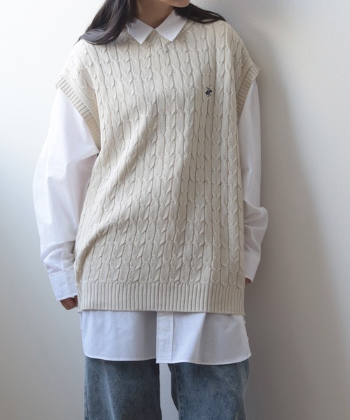 BEVERLY HILLS POLO CLUB(ビバリーヒルズポロクラブ)の「【BEVERLY HILLS POLO CLUB/ビバリーヒルズポロクラブ】ブランドワンポイントロゴ刺繍 ケーブル編みデザイン ニットベスト/オーバーサイズ/2024SS(ベスト・レディース・ブラック/ネイビー/グリーン/アイボリー・M/L/XL)」の9枚目の写真
