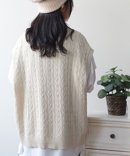 BEVERLY HILLS POLO CLUB(ビバリーヒルズポロクラブ)の「【BEVERLY HILLS POLO CLUB/ビバリーヒルズポロクラブ】ブランドワンポイントロゴ刺繍 ケーブル編みデザイン ニットベスト/オーバーサイズ/2024SS(ベスト・レディース・ブラック/ネイビー/グリーン/アイボリー・M/L/XL)」の10枚目の写真