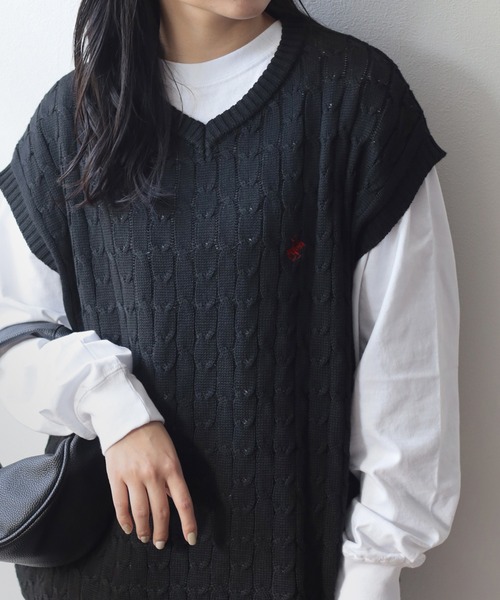 BEVERLY HILLS POLO CLUB(ビバリーヒルズポロクラブ)の「【BEVERLY HILLS POLO CLUB/ビバリーヒルズポロクラブ】ブランドワンポイントロゴ刺繍 ケーブル編みデザイン ニットベスト/オーバーサイズ/2024SS(ベスト・レディース・ブラック/ネイビー/グリーン/アイボリー・M/L/XL)」の12枚目の写真