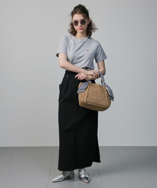 saloon（サルーン）の「SALOON(サルーン)/【InRed7月号掲載】ワンポイントハート刺繍Ｔシャツ《再入荷・新色登場》（Tシャツ/カットソー・レディース・グレー/ネイビー/ホワイト/ブラック/グリーン・FREE）」の15枚目の写真