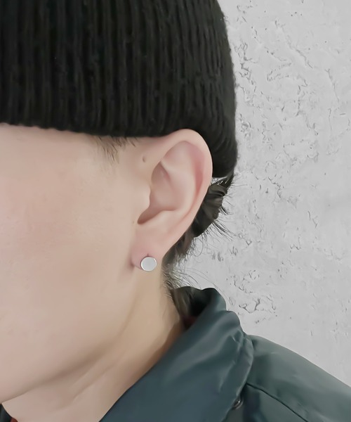 SBG（エスビー）の「SBG サークルデザインバーベルピアス（ピアス（両耳用）・メンズ・ブラック系その他/シルバー系その他3/シルバー/ブラック/シルバー系その他2/ブラック系その他3/ブラック系その他2/ゴールド系その他3/ゴールド系その他2/ゴールド/ゴールド系その他/シルバー系その他・FREE）」の6枚目の写真