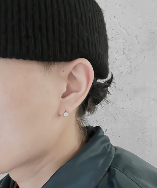 SBG（エスビー）の「SBG サークルデザインバーベルピアス（ピアス（両耳用）・メンズ・ブラック系その他/シルバー系その他3/シルバー/ブラック/シルバー系その他2/ブラック系その他3/ブラック系その他2/ゴールド系その他3/ゴールド系その他2/ゴールド/ゴールド系その他/シルバー系その他・FREE）」の5枚目の写真