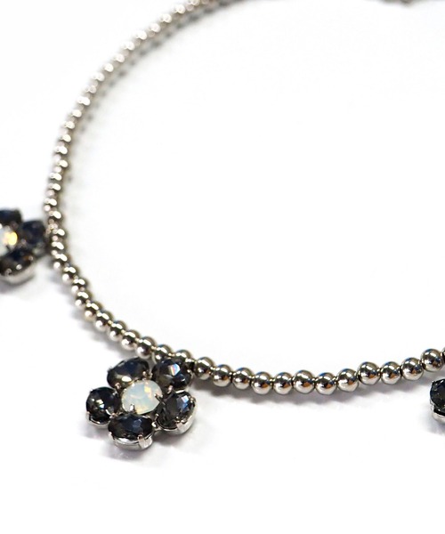 Casselini(キャセリーニ)の「Casselini(キャセリーニ)フラワービジューネックレス(ネックレス・レディース・クリア/ブルー/ブラック・FREE)」の2枚目の写真