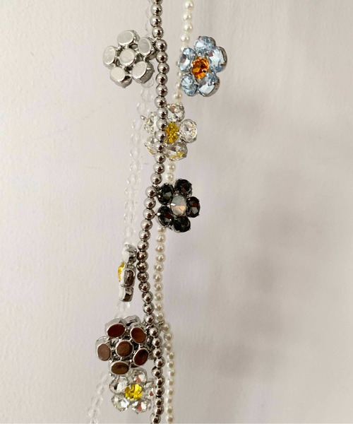 Casselini(キャセリーニ)の「Casselini(キャセリーニ)フラワービジューネックレス(ネックレス・レディース・クリア/ブルー/ブラック・FREE)」の5枚目の写真