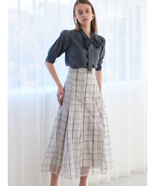 MERCURYDUO（マーキュリーデュオ）の「2WAYリボンパワショルブラウス（シャツ/ブラウス・レディース・ラベンダー/チャコールグレー/オフホワイト・FREE）」の15枚目の写真