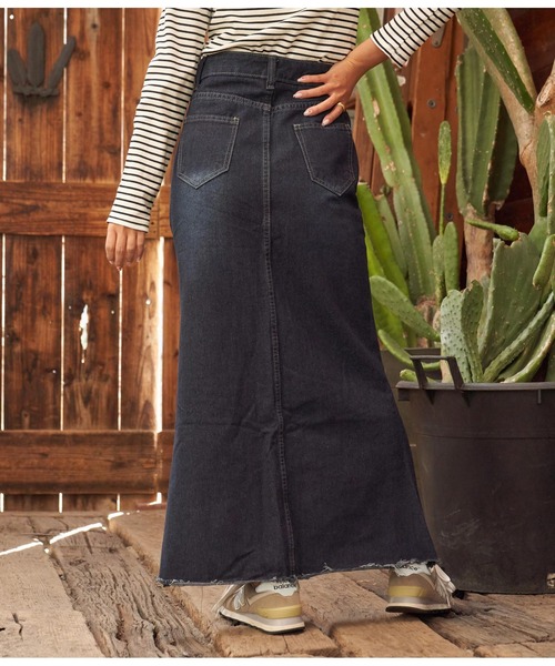 anap mimpi（アナップミンピ）の「デニム タイト 裾フリンジ ロング マキシ ワンピース（デニムスカート・レディース・ブルー・S/M）」の4枚目の写真