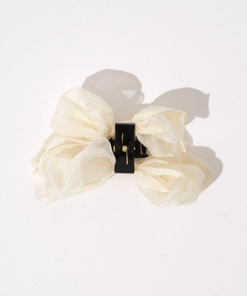 flower(フラワー)の「エアリーシュシュクリップ(バレッタ/ヘアクリップ・レディース・ブラック/アイボリー・FREE)」の7枚目の写真