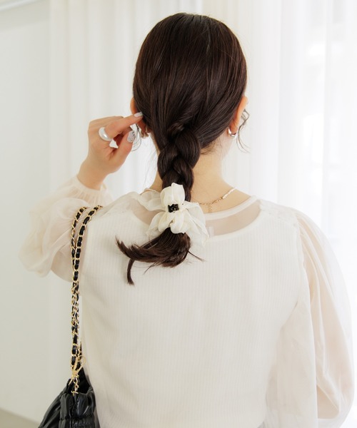 flower(フラワー)の「エアリーシュシュクリップ(バレッタ/ヘアクリップ・レディース・ブラック/アイボリー・FREE)」の21枚目の写真