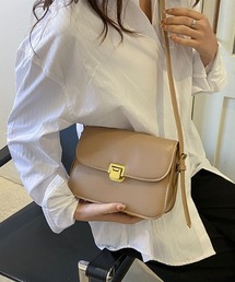 フェイクレザーフラップショルダー