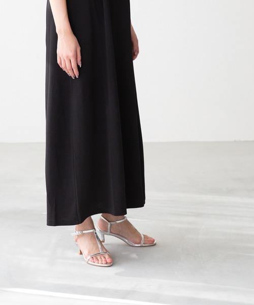 menue(メヌエ)の「ナローTストラップ サンダル(サンダル・レディース・ブラック/アイボリー/シルバー・SS/S/M/L/LL/3L)」の21枚目の写真