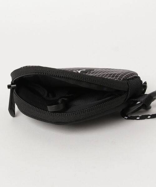 WILD THINGS（ワイルドシングス）の「【WILDTHINGS / ワイルドシングス】CIRCLE NECK WALLET（ショルダーバッグ・メンズ・ブラック/SHERBET/ベージュ/グリーン・FREE）」の12枚目の写真