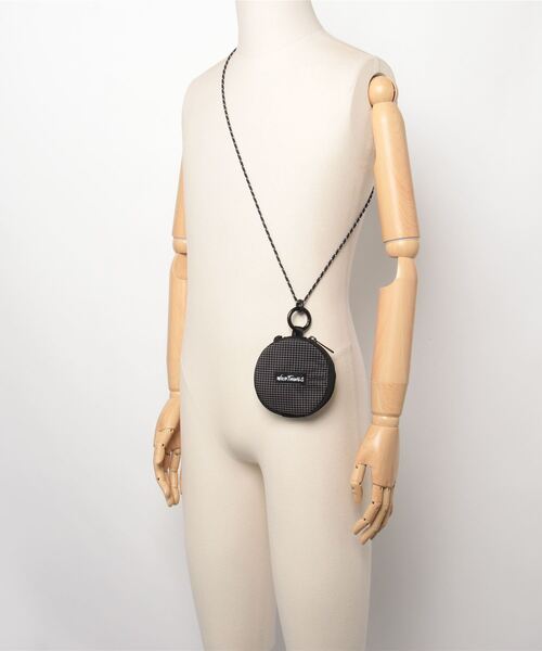 WILD THINGS（ワイルドシングス）の「【WILDTHINGS / ワイルドシングス】CIRCLE NECK WALLET（ショルダーバッグ・メンズ・ブラック/SHERBET/ベージュ/グリーン・FREE）」の14枚目の写真