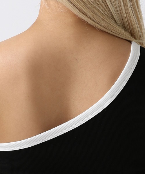 FOREVER 21(フォーエバー トゥエンティーワン)の「【2024SS】バイカラーワンショルタンク(タンクトップ・レディース・ブラック/オフホワイト・MEDIUM/SMALL)」の11枚目の写真