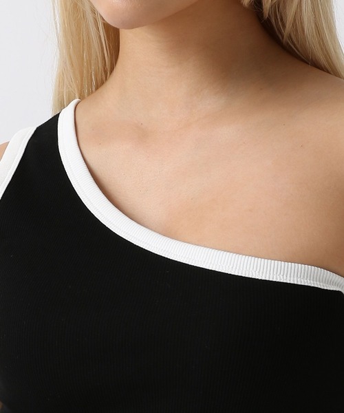 FOREVER 21(フォーエバー トゥエンティーワン)の「【2024SS】バイカラーワンショルタンク(タンクトップ・レディース・ブラック/オフホワイト・MEDIUM/SMALL)」の12枚目の写真