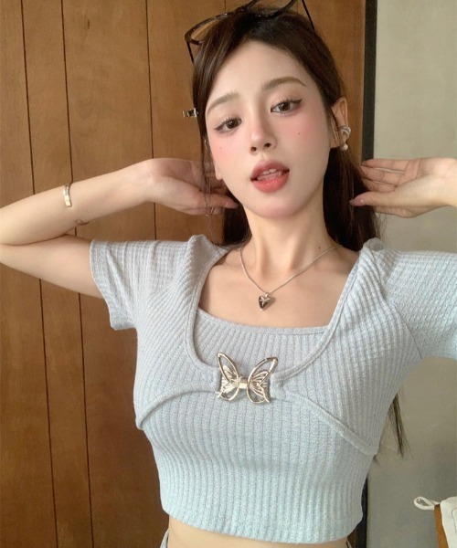.KOM（ドットコム）の「A'GEM/9 × .kom 『.KOM/ドットケーオーエム』 蝶チャーム トップス（その他トップス・レディース・ライトブルー・FREE）」の9枚目の写真