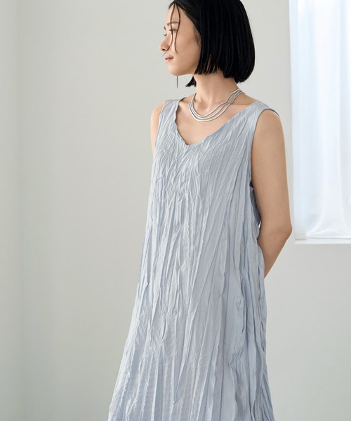 STYLE DELI（スタイルデリ）の「クリンクルニュアンスワンピース（ワンピース・レディース・オレンジ系その他/ブルー系その他・MEDIUM/SMALL）」の9枚目の写真