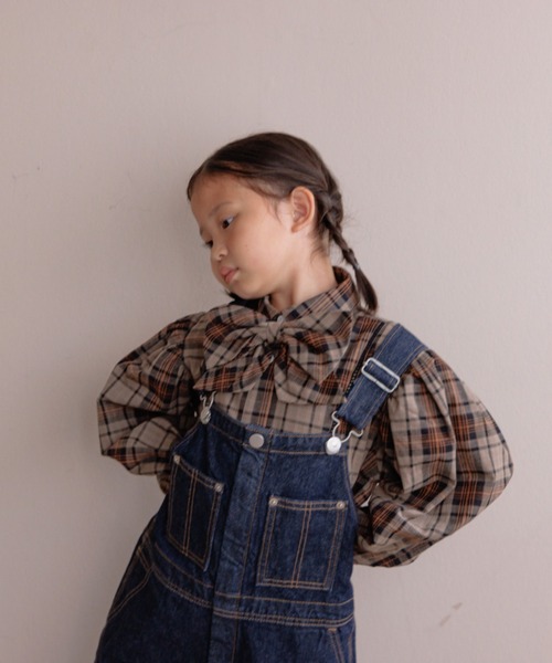 LOWRYS FARM（ローリーズファーム）の「ビッグリボンブラウス　 143783（シャツ/ブラウス・キッズ・ブラウン/ブルー・140cm/130cm/120cm/110cm/150cm）」の2枚目の写真