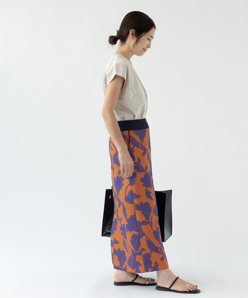 IENA（イエナ）の「ボタニカルタイトスカート（スカート・レディース・ブラウン/ネイビー・36/38）」の18枚目の写真