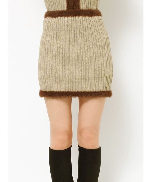 EMODA（エモダ）の「シャギーエッジミニマルスカート（スカート・レディース・ベージュ/ネイビー/グレー/ブラック・FREE）」の19枚目の写真