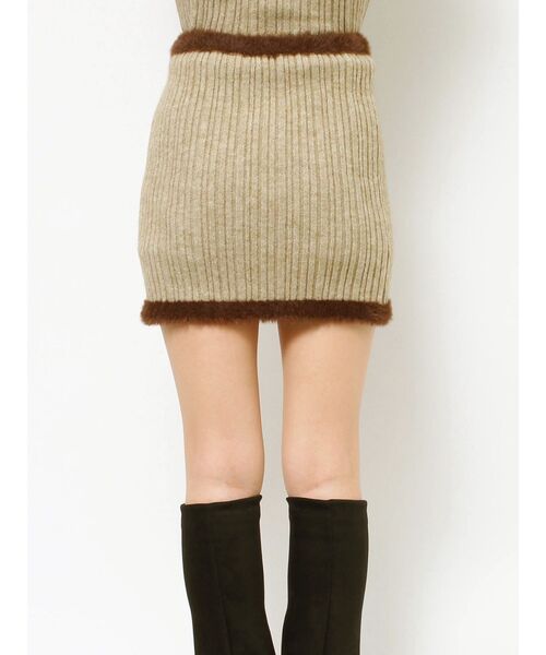 EMODA（エモダ）の「シャギーエッジミニマルスカート（スカート・レディース・ベージュ/ネイビー/グレー/ブラック・FREE）」の21枚目の写真