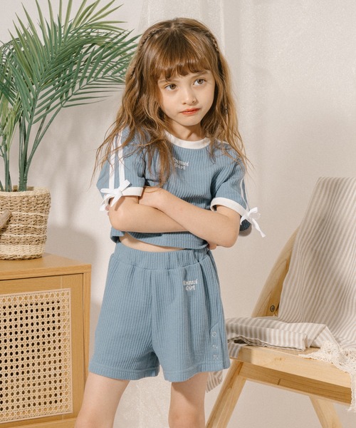 URBAN CHERRY（アーバンチェリー）の「【さらっと触感】ワッフルサイドリングボタンデザインショートパンツ（その他パンツ・キッズ・ブルー/ブラック/ホワイト・110cm/120cm/130cm/140cm/150cm）」の4枚目の写真