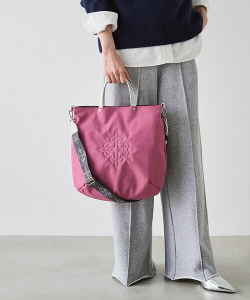 russet（ラシット）の「《3/4～価格改定》スリム2WAYトートバッグ <コーデュラナイロン>(CE-1404)（トートバッグ・レディース・ライトグレー/ブラック/グレイッシュベージュ/ピンク/ブラウン/ブルー系その他/ネイビー/ダークブラウン・FREE）」の8枚目の写真