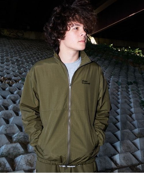 セール】【大人向けサイズあり】【セットアップ対応】刺繍ロゴジップ