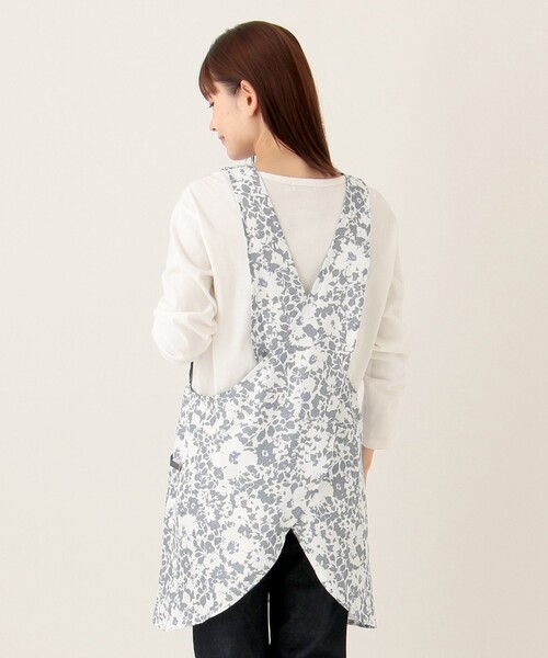 Afternoon Tea（アフタヌーンティー）の「フラワーエプロン（エプロン・レディース・グレー/ネイビー・ONE SIZE）」の3枚目の写真